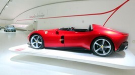 Ferrari_monza_italian_car_factory_tours.jpg